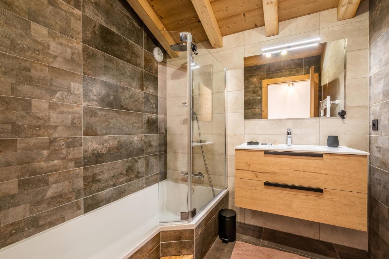 Chalet Azobe Morzine - By Emerald Stay Монрьон Экстерьер фото